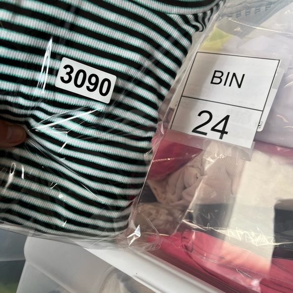 Levi’s Turtleneck - Picture 7 of 7